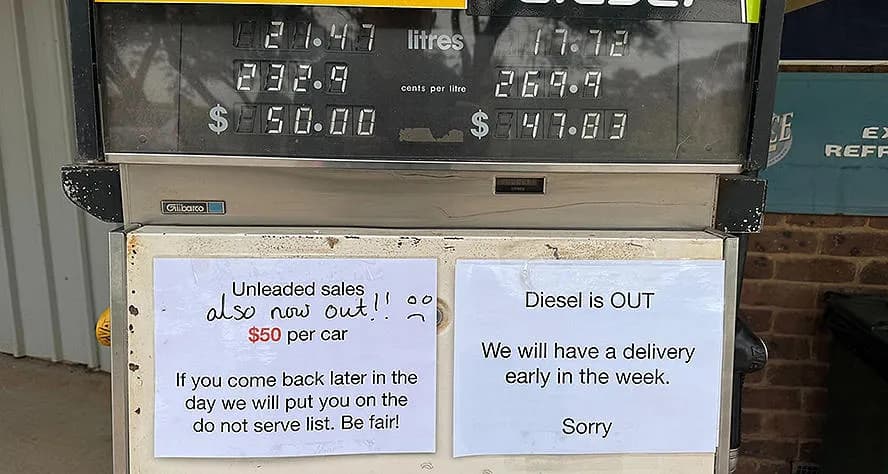 அவுஸ்திரேலியாவில் பெற்றோல் - டீசல் தட்டுப்பாடு தீவிரம்: 600 நிலையங்கள் மூடல்!