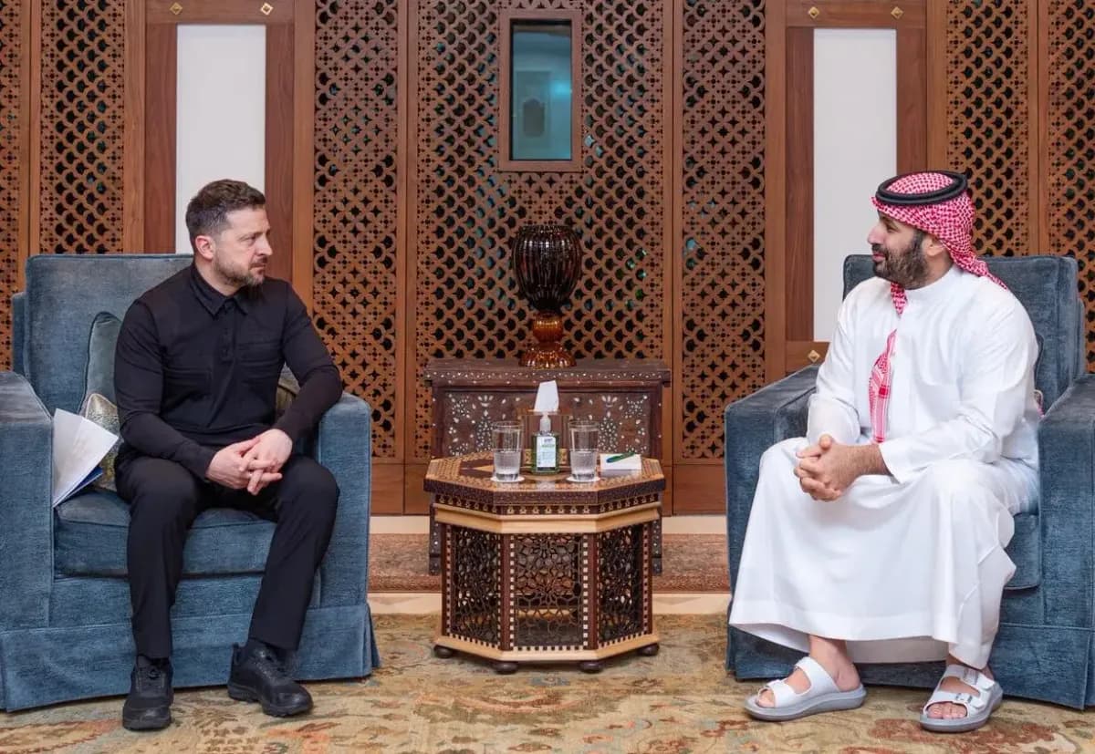 சவூதிக்கு ஜெலன்ஸ்கி திடீர் விஜயம்: வான் பாதுகாப்பு உடன்படிக்கை கையெழுத்து!